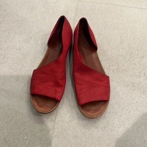 1 State red flats size 8.5